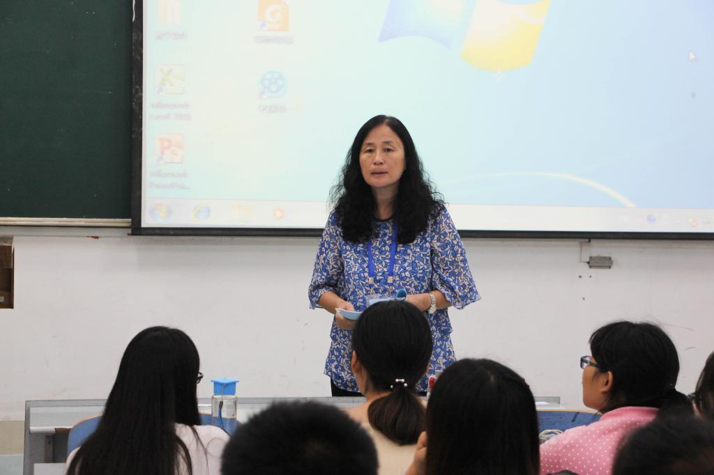 李光贞教授主持报告